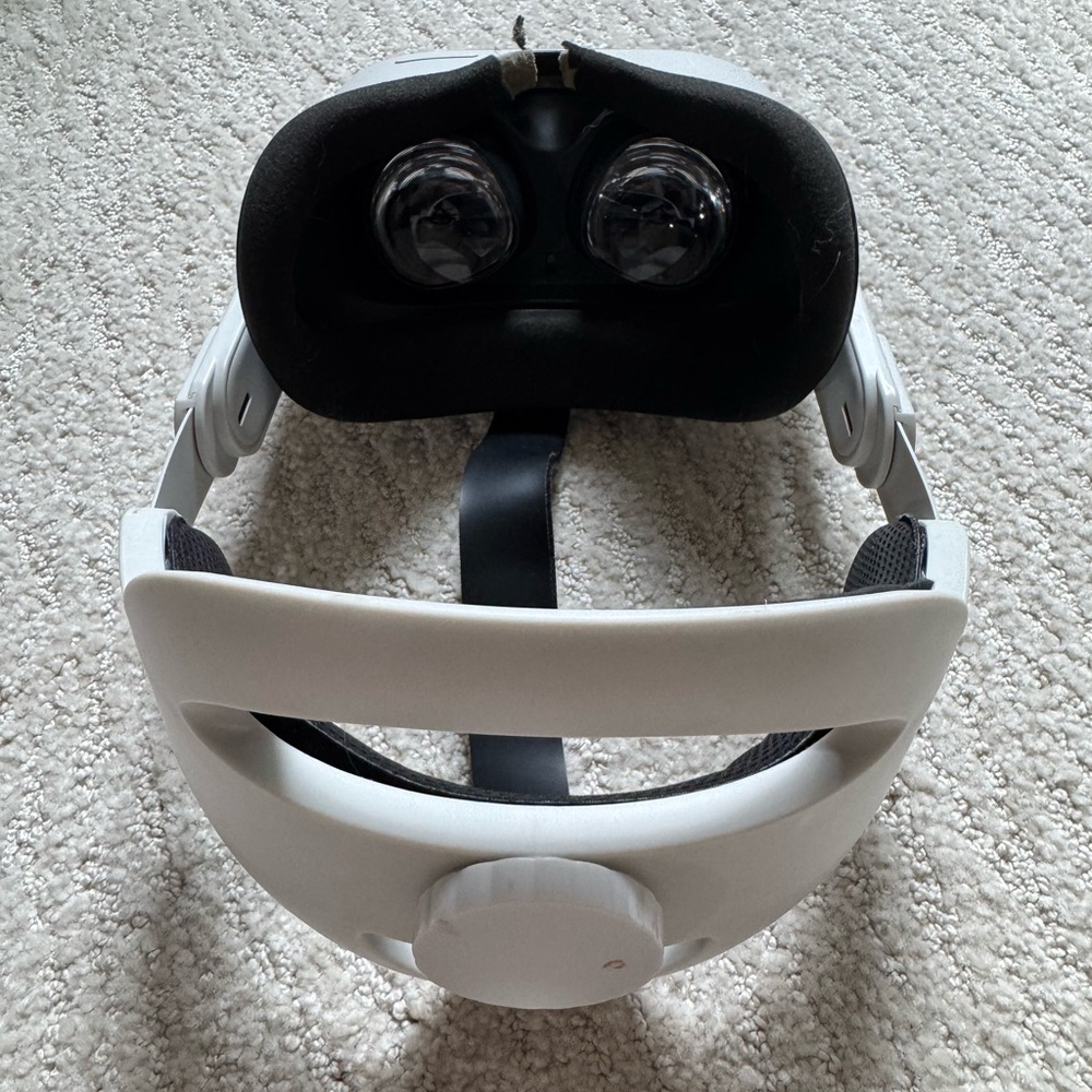 Oculus Quest 2 VR Headset